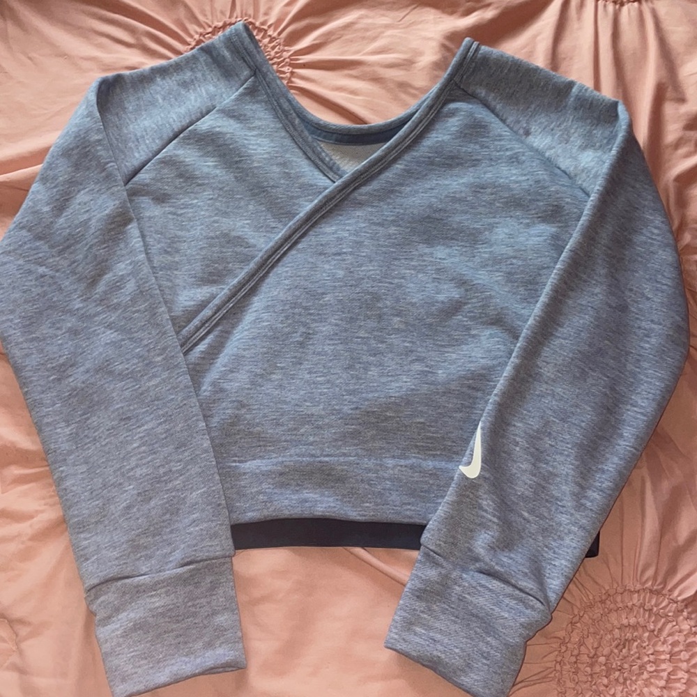 nike pullover youth L